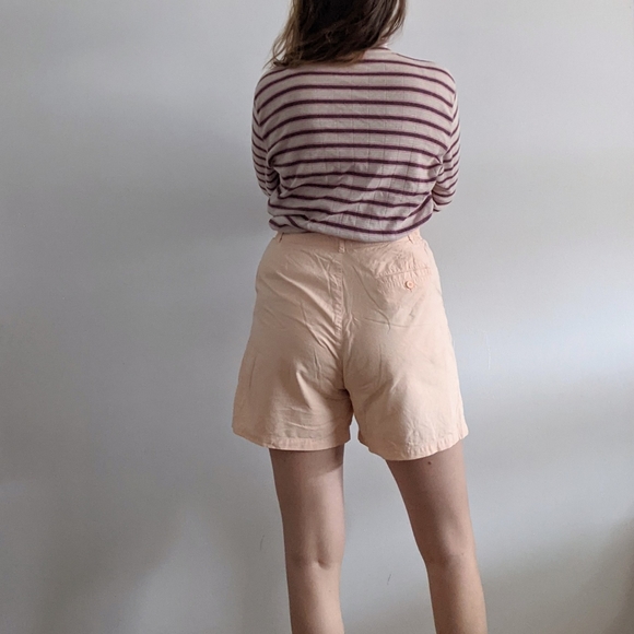 1980’s Peach High Waist Pleated Shorts - Picture 6 of 6